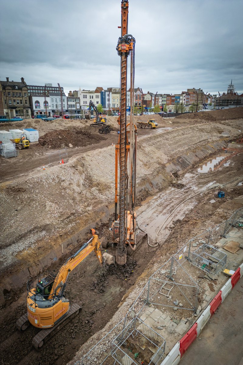 🏗️Piling works have begun on the Stockton Waterfront urban park site. 🏗️ The piles are being installed with a large 65 tonne piling rig, which is capable of installing piles to depths of 28 metres. ⬇️ Find out more about Stockton Waterfront: stockton.gov.uk/stockton/urban…