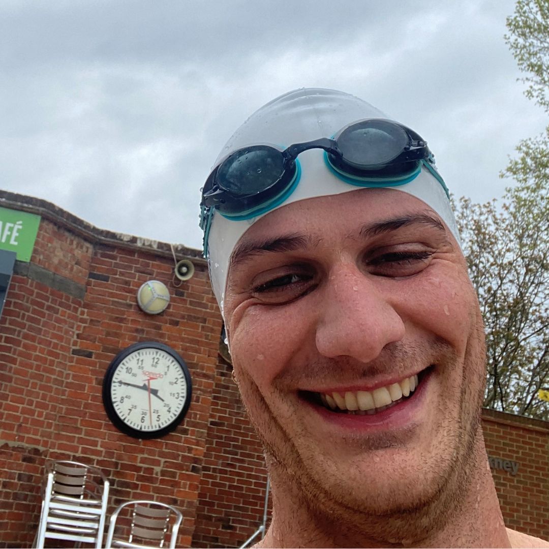 Food bank volunteer Michael is preparing to swim five kilometres for Hackney Foodbank. The 31-year-old accountant has been volunteering for the food bank since January and the experience motivated him to fundraise. buff.ly/4ba3sjF