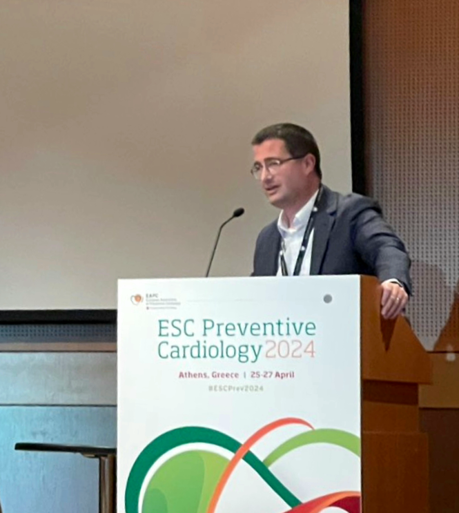 Congratulations to Prof @johnwmcevoy, NIPC Medical and Research Director, who presents his Viviane Conraads Award Lecture today. A very well-deserved honour in recognition of his impressive work and career to date. #vivianeconraadsaward #ESCPrev2024 @escardio @uniofgalway