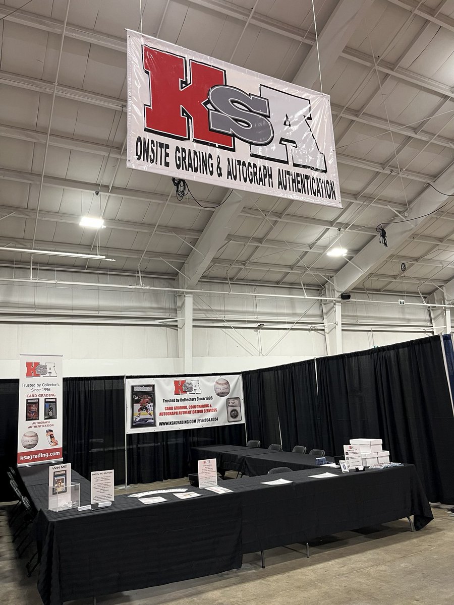 Happy Friday! We’re here at the @sportcardexpo offering onsite grading! Make sure to visit booth #2607 to get your cards graded, authenticated, and slabbed same day! While you’re here, enter our Gretzky giveaway! 

#ksagrading #canadiangrading #sportscardgrading #sports #cards