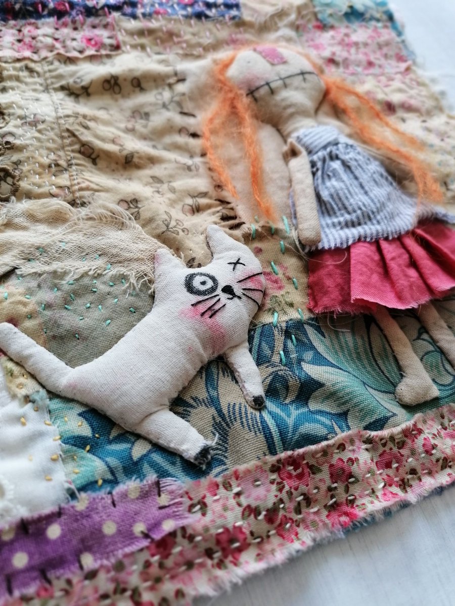 Small quilt art with little cat available on Big Cartel. Hand sewn and ready to be displayed on your walls. littlebirdofparadise.bigcartel.com/product/two-fr… #MHHSBD #CraftBizParty #shopindie