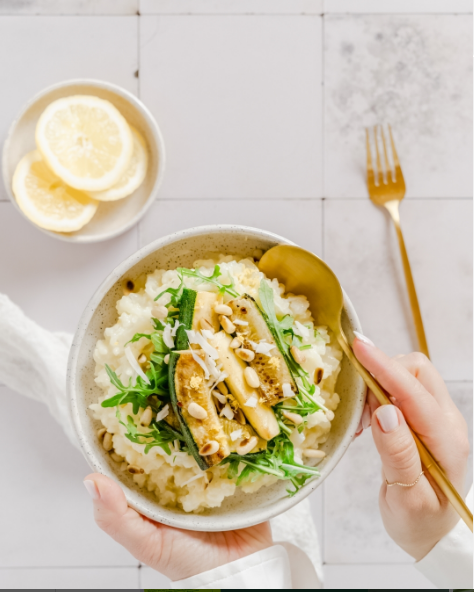 MuratbeyCheese's tweet photo. ☀ The sun is coming out, it's getting warmer, and we're joyfully stirring up the risotto 🍲. It's one of our favorite spring and summer dishes. How about you? 
#risotto #VitaminD  #recipes #recipeideas #yummy #cooking #quickmeal #veggie #foodie #instafood #MuratbeyPlusCheese https://t.co/sfAVlPfJQP