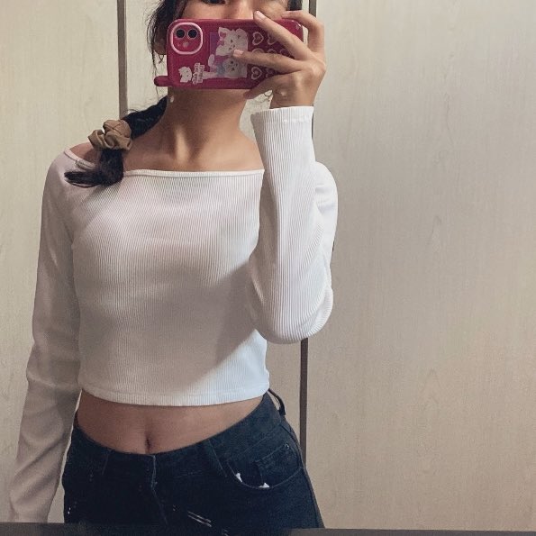 4rabellaur's tweet photo. bella’s april activity🍪🎞️📽️📸🪐 https://t.co/NKxmPPyd7m