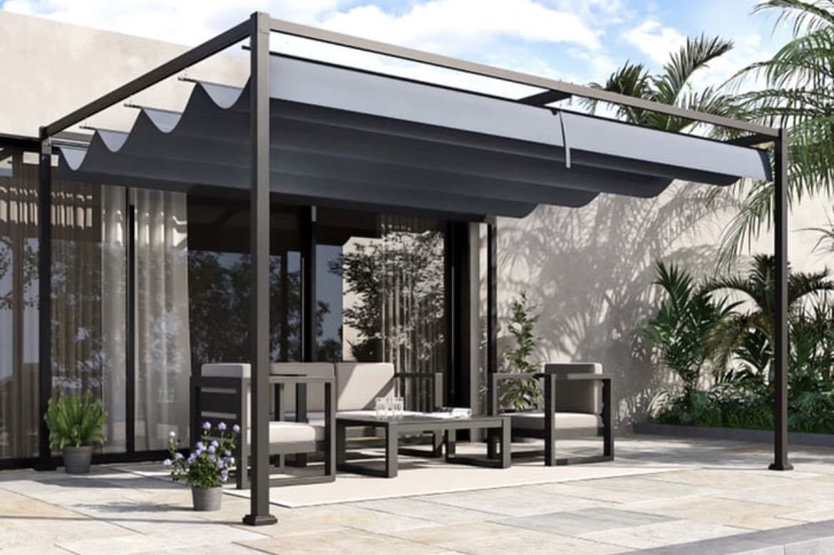 This retractable pergola is just £139 and will make your garden so much more usable! It’ll offer shade from the bright sun, a cooler area to eat and shelter from light rain. Well worth looking into 👀! Check it out here ➡️ awin1.com/cread.php?awin…