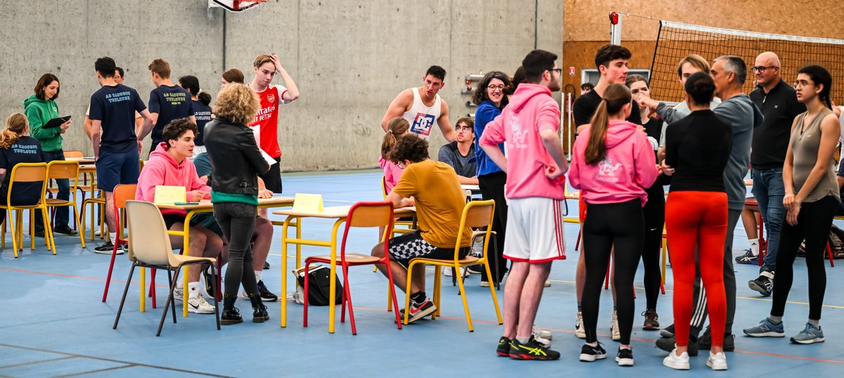 lycee_saliege's tweet photo. Hier avait lieu le traditionnel challenge PCSI 2024 Saliège Campus
Au terme d'une après-midi sportive et intellectuelle,
départagés au tir à la corde : VICTOIRE des PCSI 1
Bravo à tous 👏
#cpge #pcsi #Saliege #saliegecampus https://t.co/vU4tAQhIay