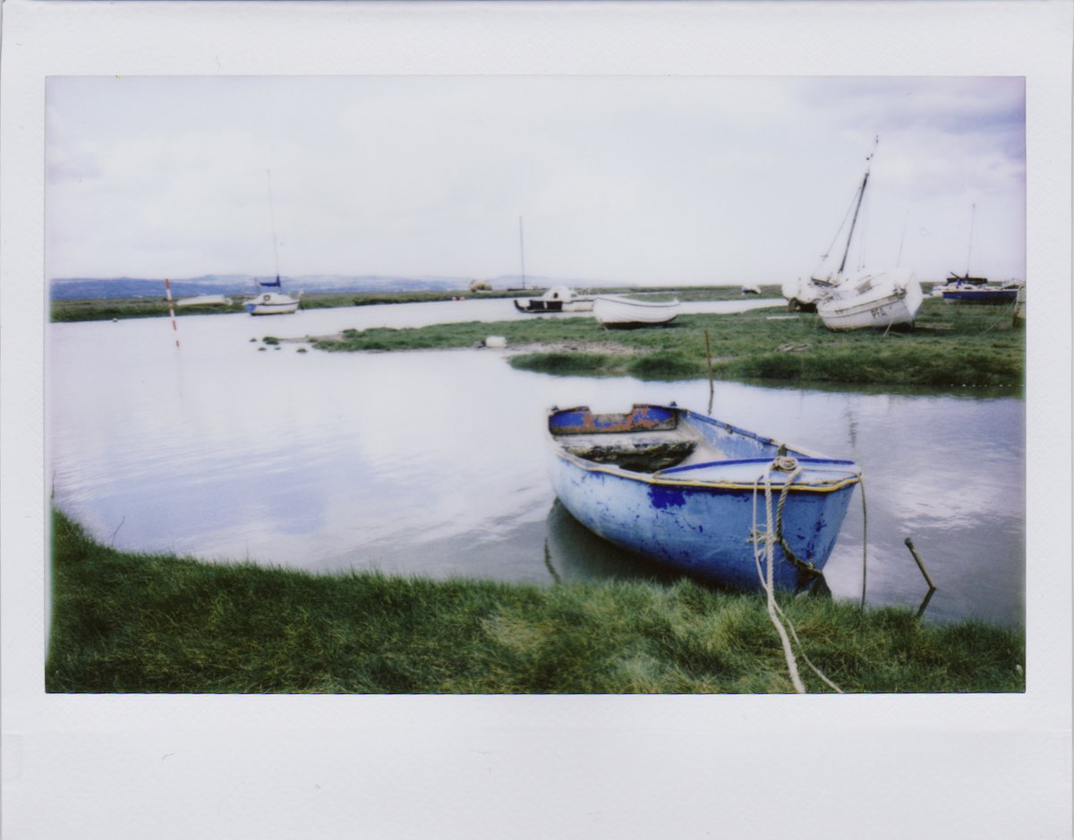 By the skin of my teeth, I managed to make a few photos for #Polaroidweek ! Here's the first one, all from Day 5. 📷Toyo 45AX Lomgraflok Back - Fuji 90mm f8 🎞️Fujifilm Instax Wide #roidweek #instantfilm #believeinfilm