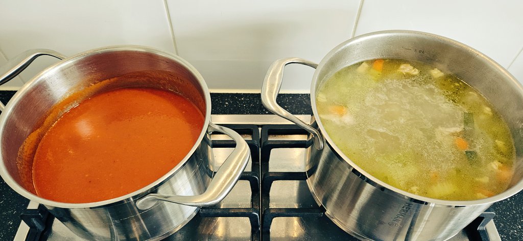 Deze soepkip is lekker bezig. Alles loopt hier in de soep. 🤡🤓

#tomatosoup
#chickensoup