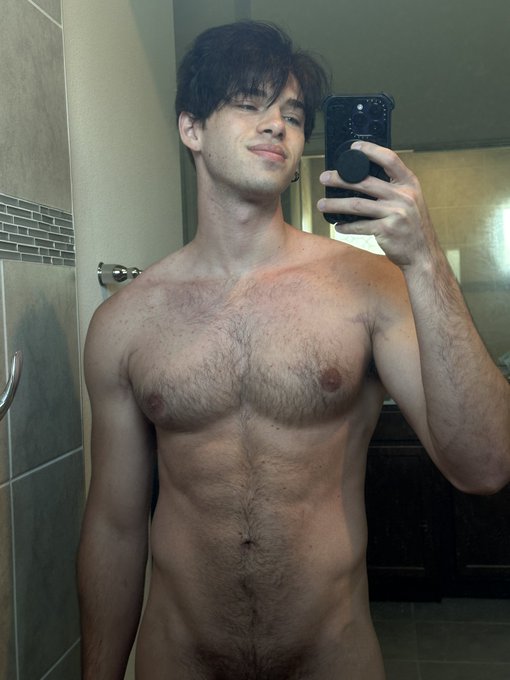 :) https://t.co/VjKYoWOBeQ<a href="/tag/kayn"class="tags"><span>#kayn</span></a><a href="/tag/heartsteel"class="tags"><span>#heartsteel</span></a>