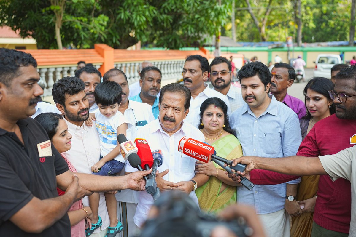 chennithala tweet picture