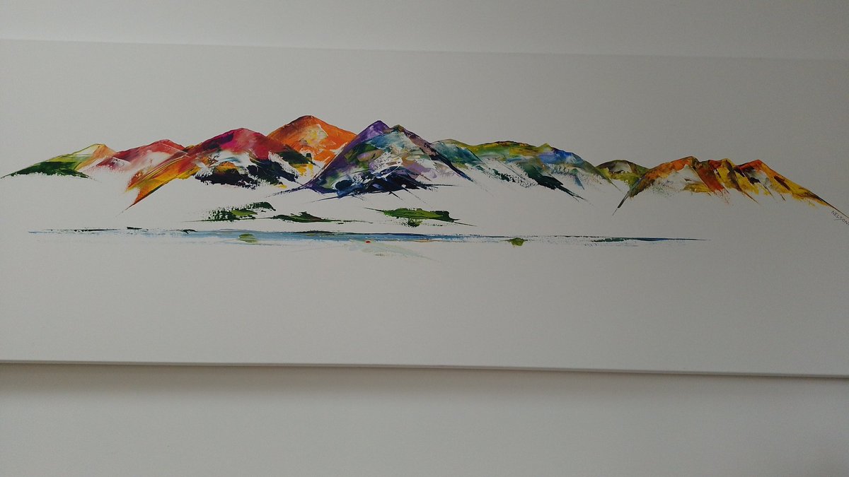 @HotelLubyanka Blencathra ⛰️ by Keswick artist Nelsonn. A mountain I climb every time I visit the Lakes. Just makes me happy to see it every day. 😄🙏❤️