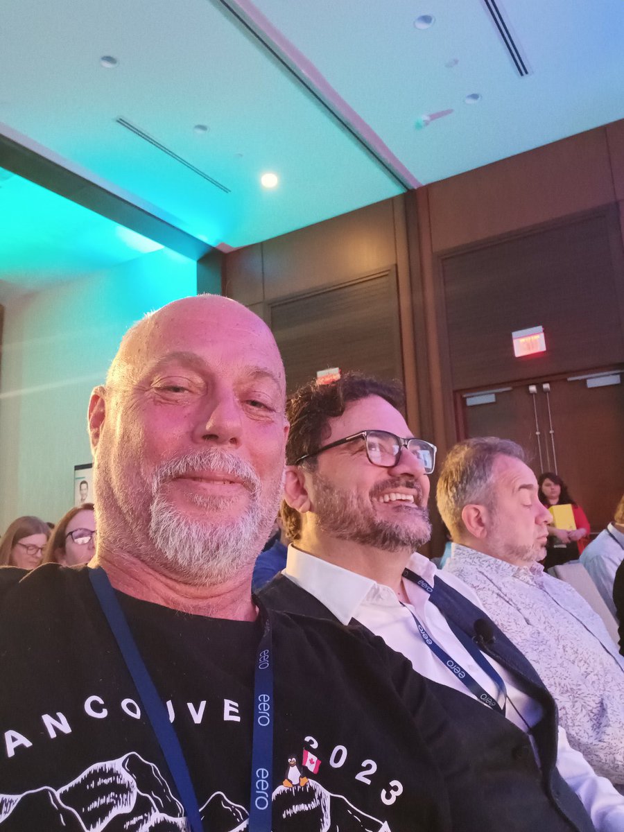#WiFiWorldCongress 2024 @wifinowevents in Sarasota, FL was such a blast 💥- lot of great meetings, music performances and…selfies!

Gallery:
linkedin.com/feed/update/ur…

Thanks for having us, @HettingClaus!

#LibreQoS #bufferbloat #latency #WiFiNOW #FLOSS #QoE #WiFi #OpenSource