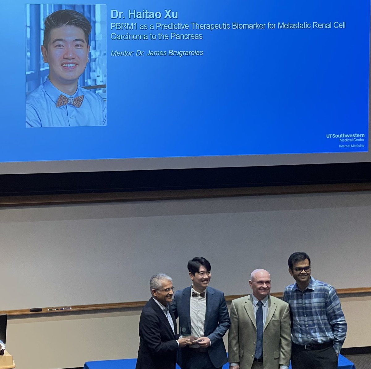 Congratulations to Haitao Xu @KCPUTSW @UTSWInternalMed @UTSWMedCenter getting the resident Seldin Award for his research on pancreatic tropism of #RCC with @PayalKapur5 @UTSWHemeOnc