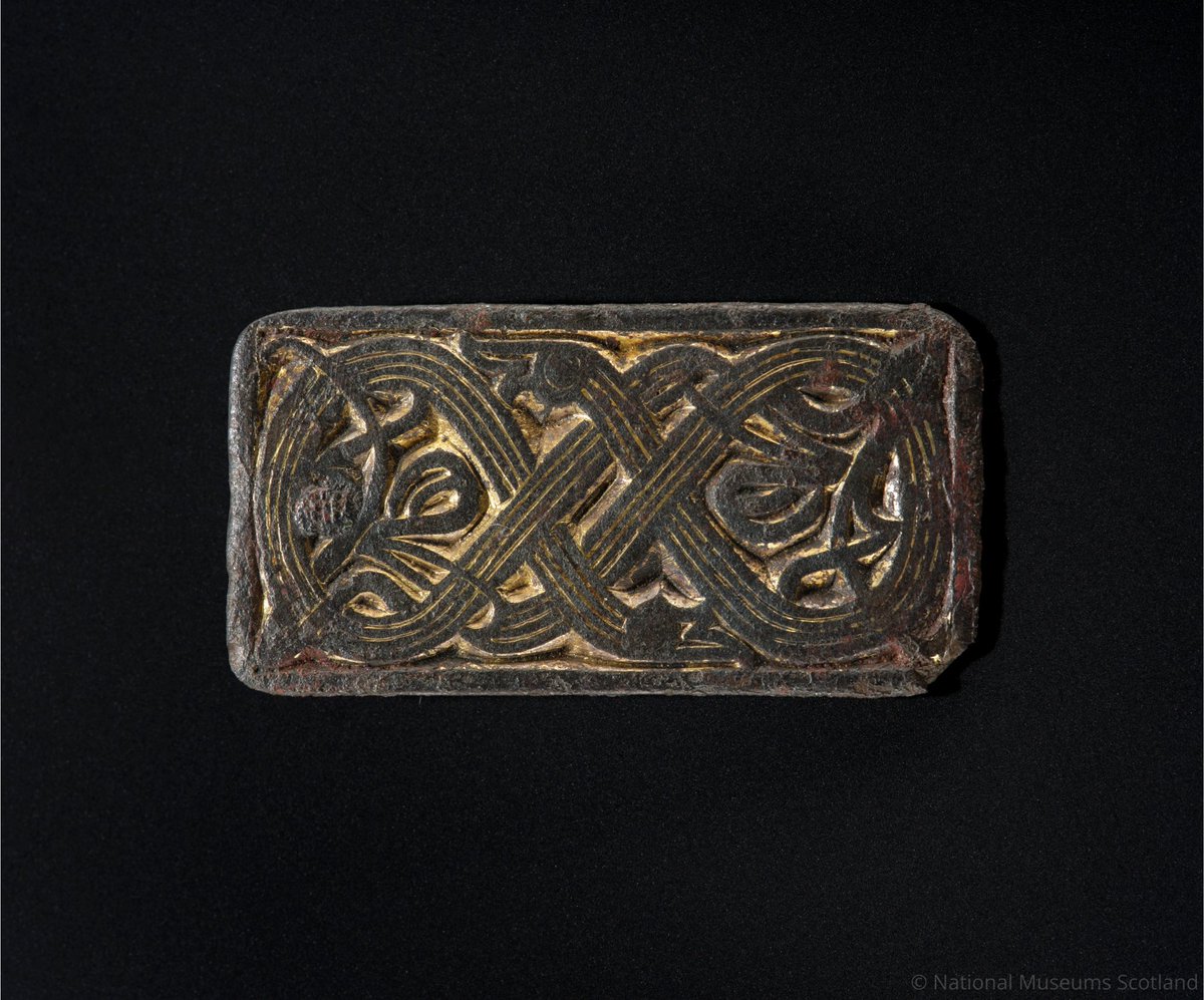Viking upcycling? Crafted over 1,000 years ago in Scandinavia, this bronze object was later converted into a buckle and worn on the journey to Scotland 🚣 Discovered in na h-Eileanan Siar (the Outer Hebrides), it's considered to be 'exceptionally rare': media.nms.ac.uk/news/rare-arte…