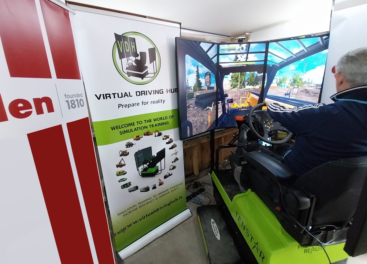 Our Collen project delivery team had a demo at one of our confidential hyperscale data centre project sites with Barry Keatley from the Virtual Driving Hub who showcased what #TenstarSimulation has to offer to the construction sector. #CollenConstruction