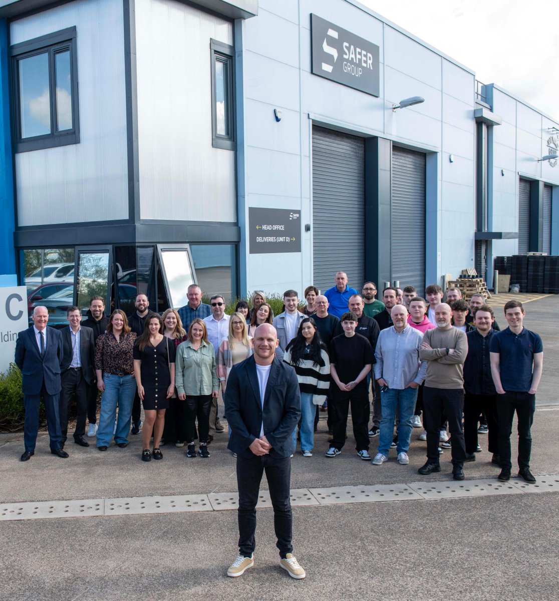 We officially opened our brand new HQ today! ✨

We were joined by all of our colleagues from across the UK! 🧑‍💼

Following a tour of the brand new site, we're off to a mystery afternoon team-building event in Glasgow! 🤝

#Security #SiteSecurity #Innovation #SaferPOD #NewHQ