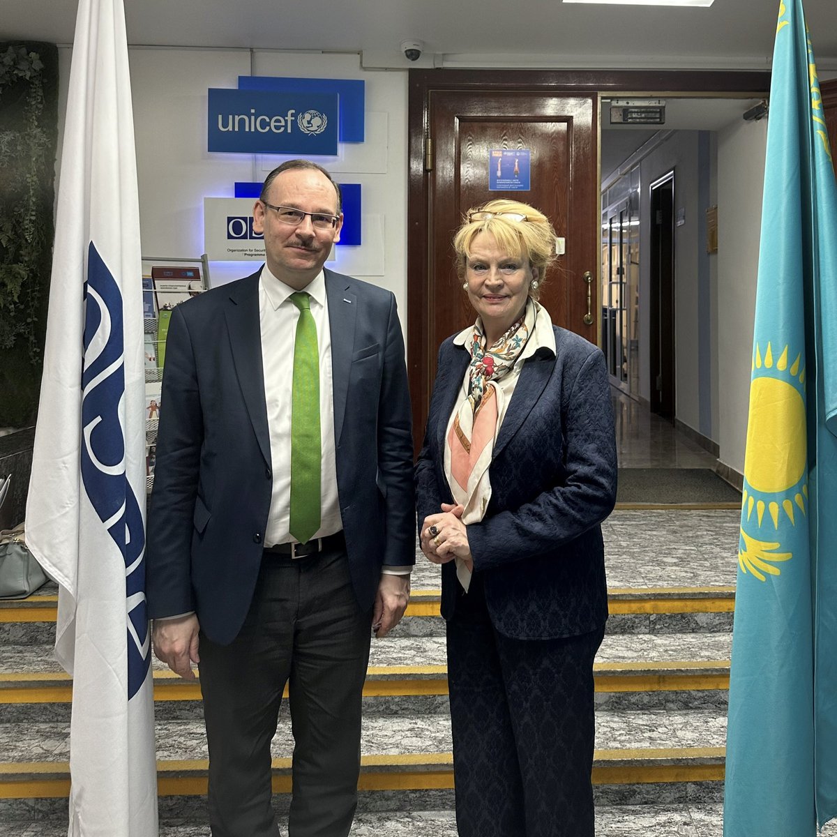 Today Head of @OSCEinAstana Dr. Volker Frobarth, welcomed 🇸🇪 Ambassador, Her Excellency Ms. @AmbEwaPolano, to our Office, and discussed our activities in 🇰🇿 across all three dimensions with regards to security. Grateful for Sweden's ongoing interest and support.🤝