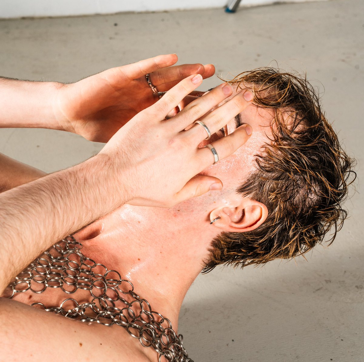 pablobrookshqs's tweet image. so… little bird told us you completed first challenge for NRO xx

so we are giving you alternative covers !! which one is your favourite? #NeverReallyOver ⚡️