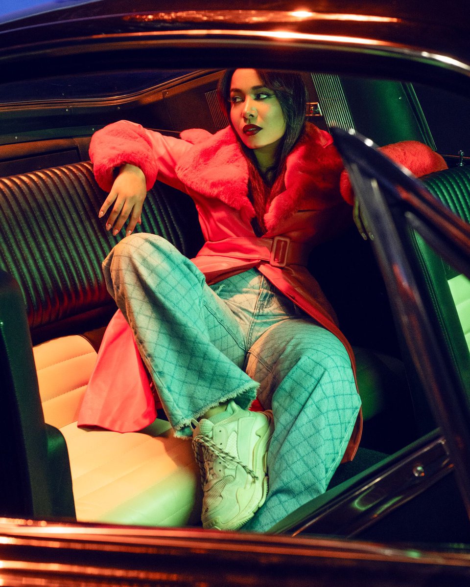 Friyay! 🫧🩵 Nos vemos en unas horitas. Pendientes a mis stories de Instagram porque les estaré contando todos los detalles sobre mi actuación de esta noche.