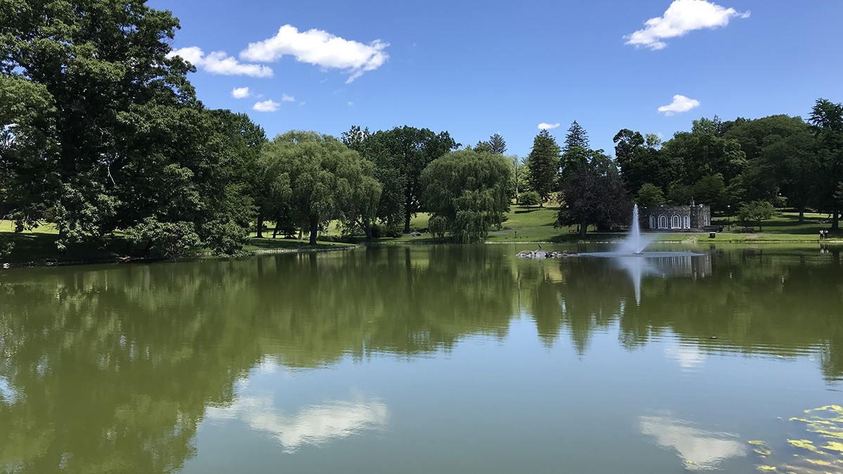 TCLFdotORG's tweet photo. How many of the nation's Olmsted-designed parks do you know? This visually rich guide - https://t.co/3nkpjlU9Eb – has more than 325.  Happy Birthday to the father of landscape architecture, Frederick Law Olmsted, Sr. Explore now: https://t.co/3nkpjlU9Eb https://t.co/7M2jLYlmtw