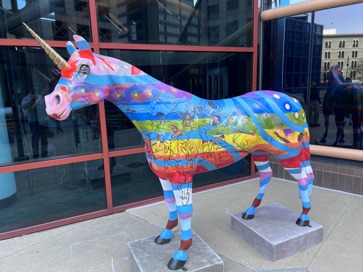 There's still time to vote for your favorite @gallopalooza24 statue! 🦄 Cast your vote for KPA's Proscenium Unbound & artist Nathaniel Hendrickson here: bit.ly/VoteKPAGallopa…. 💌 Each vote is $1 (benefitting @Brightside_) & the winning artist will win Best In Show & $2,500.