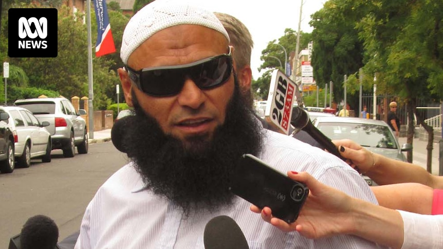 ISRPAnalytical's tweet image. Мусульманский проповедник Вассим Файяд, ранее поддержавший "Исламское государство", проверяется на причастность к сети подростков в Сиднее, #Австралия.
Основной мотив нападения - оскорбление пророка Мухаммада священником (abc.net.au/news/2024-04-2…).
#Australia 
#SydneyAttack