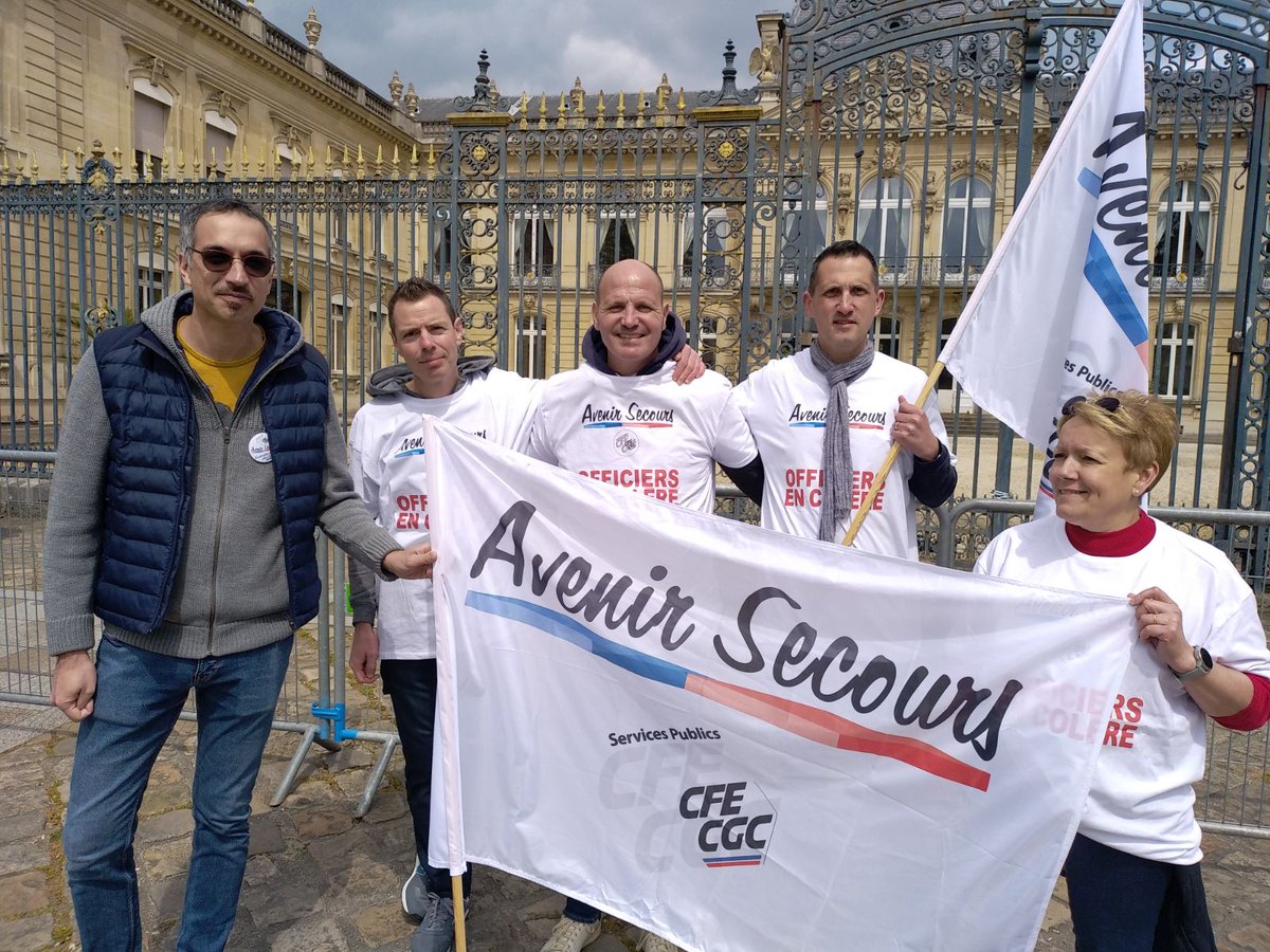 [Vie des Sections @AvenirSecours] Mobilisation de notre section des Yvelines Pour une prise en compte sérieuse par les autorités de la période #JOP2024: ➡️ organisation du travail ➡️ équilibre social ➡️ primes pour tous agents impactés! @GDarmanin @FaureDominique