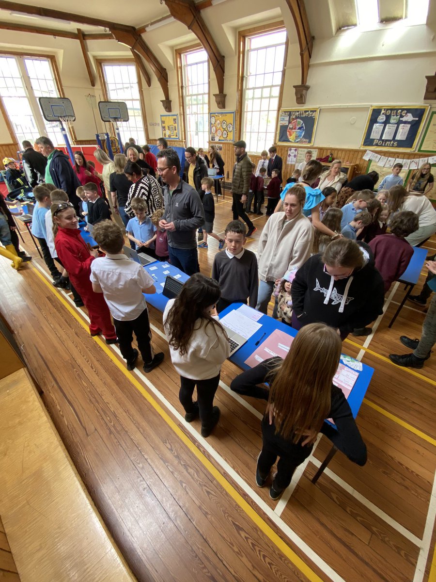 A big thank you to everyone who came along to our Careers Fair created by P5/6/7. We thoroughly enjoyed sharing our knowledge that we’ve learned throughout our #worldofwork topic #dyw