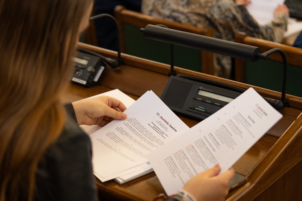 Noskaidroti 11.Jauniešu Saeimas nākotnes politiķa titula ieguvēji saeima.lv/lv/aktualitate… #LatvijaES20 #LVES20 #latvijanato20 #JauniešuSaeima