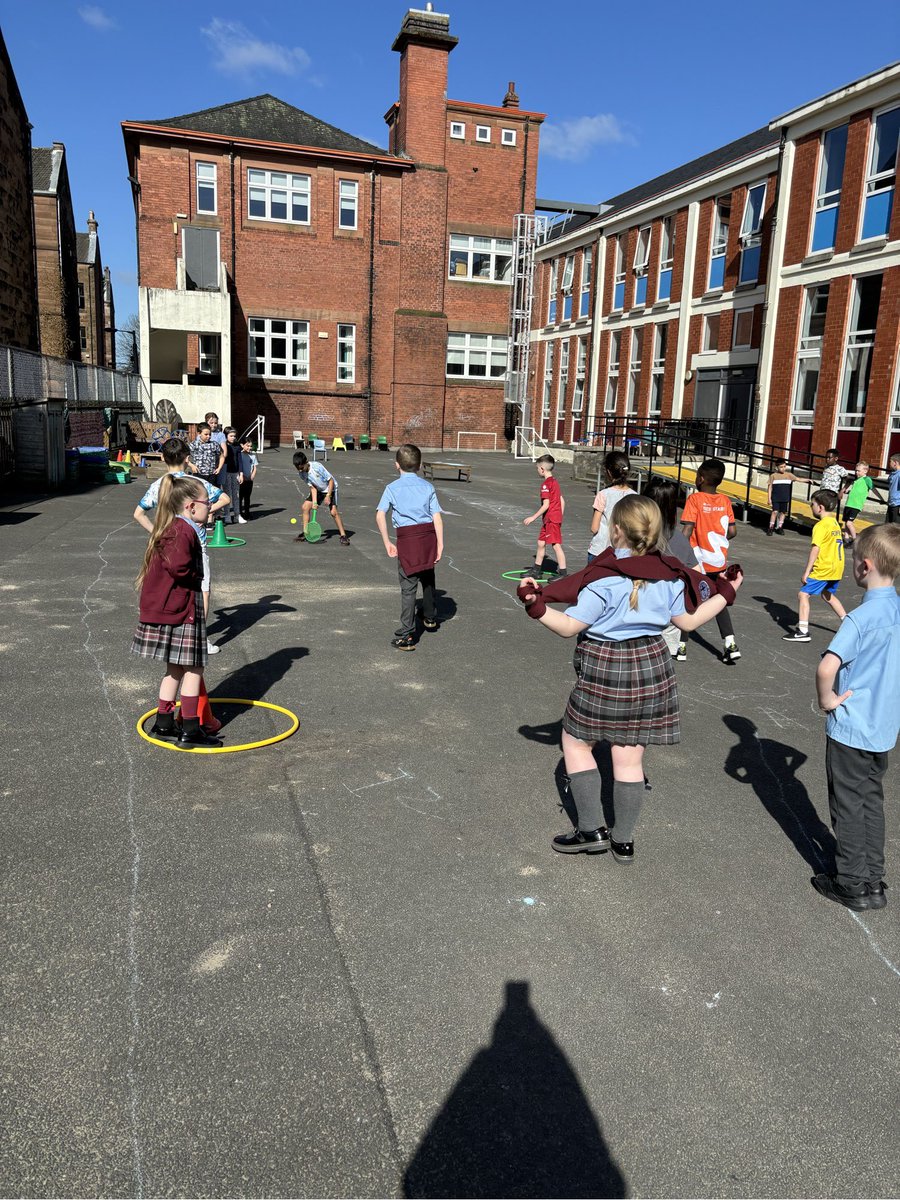 Primary 4 are taking advantage of the beautiful weather by having their PE session out in the senior playground. The children used the skills they learned in previous sessions and learned how to play #FootballRounders. #HealthAndWellbeing #PhysicalActivity