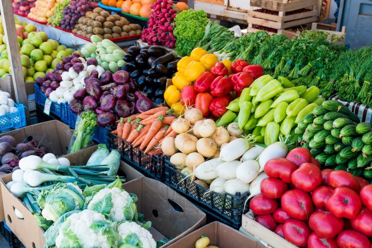 Spring is here, which is prime time for farmers markets! Farmers markets are a great resource for buying locally-grown fruits, vegetables, honey and herbs. Find a farmers market near you today: usdalocalfoodportal.com