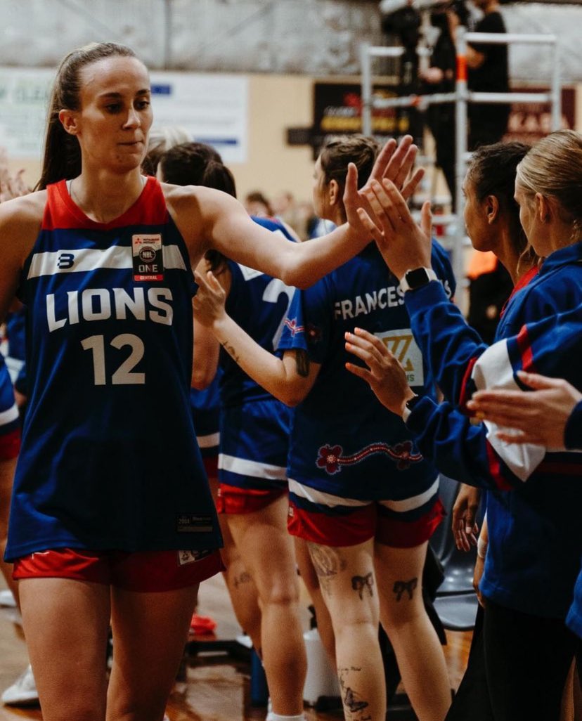 Cambridge alumni Lilly Ritz continues to crush it over in Australia. 🏀🇦🇺 In Central District’s recent game against Forestville, @lillyritz13 put up a double-double in just the first half and finished the game with 17 points, 19 rebounds and 2 blocks. #WeAreCambridge