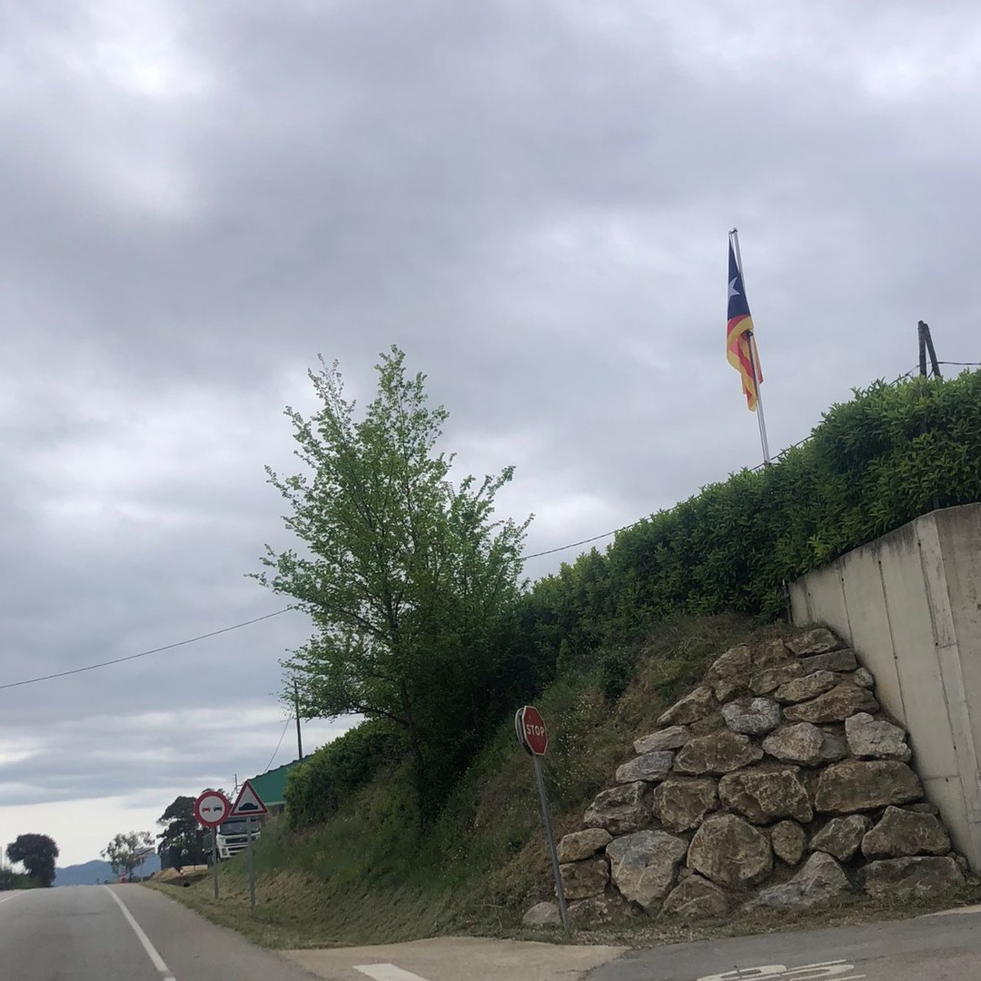 Resum dels treballs més destacats de manteniment i millores a la via pública d'aquesta setmana:

✅ Desbrossat del parc al c. Pompeu Pascual i Carbó 
✅ Manteniment i instal·lació de pilones al pas de la Travessera c. Sud
✅ Neteja i desbrossat del mur i rec del c. Marina