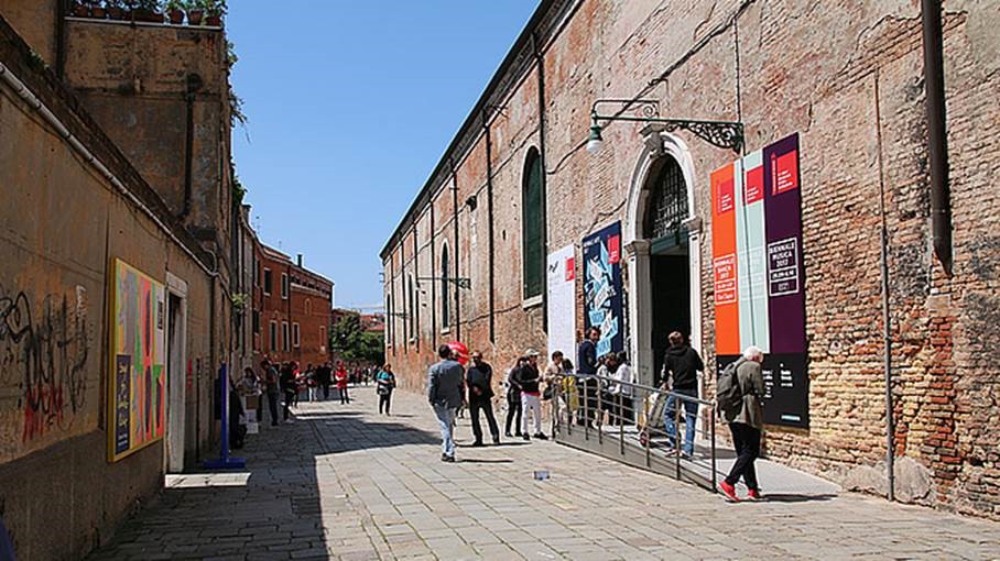 📢 UPDATE Further to our notification that the Call for Expressions of Interest in Venice Biennale 2026 would be published next week, details of the call are still being finalised, following @irelandatvenice 2024 We now intend to publish in late-June 2024. @culture_ireland