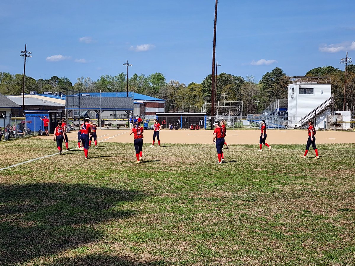 End of Week Gameday! 🥎🎉

🆚 Southampton Academy 
📆 Friday 4/26
🕒 4:30 PM
📍 Courtland, VA 
🌤 62 degrees