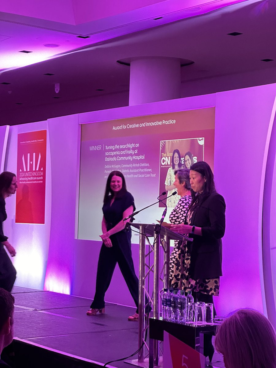 @TheVenusMadden presenting the @AHAwards for creative and innovative practice 👏🏼👏🏼 Huge congratulations to the winning team!! 🏆