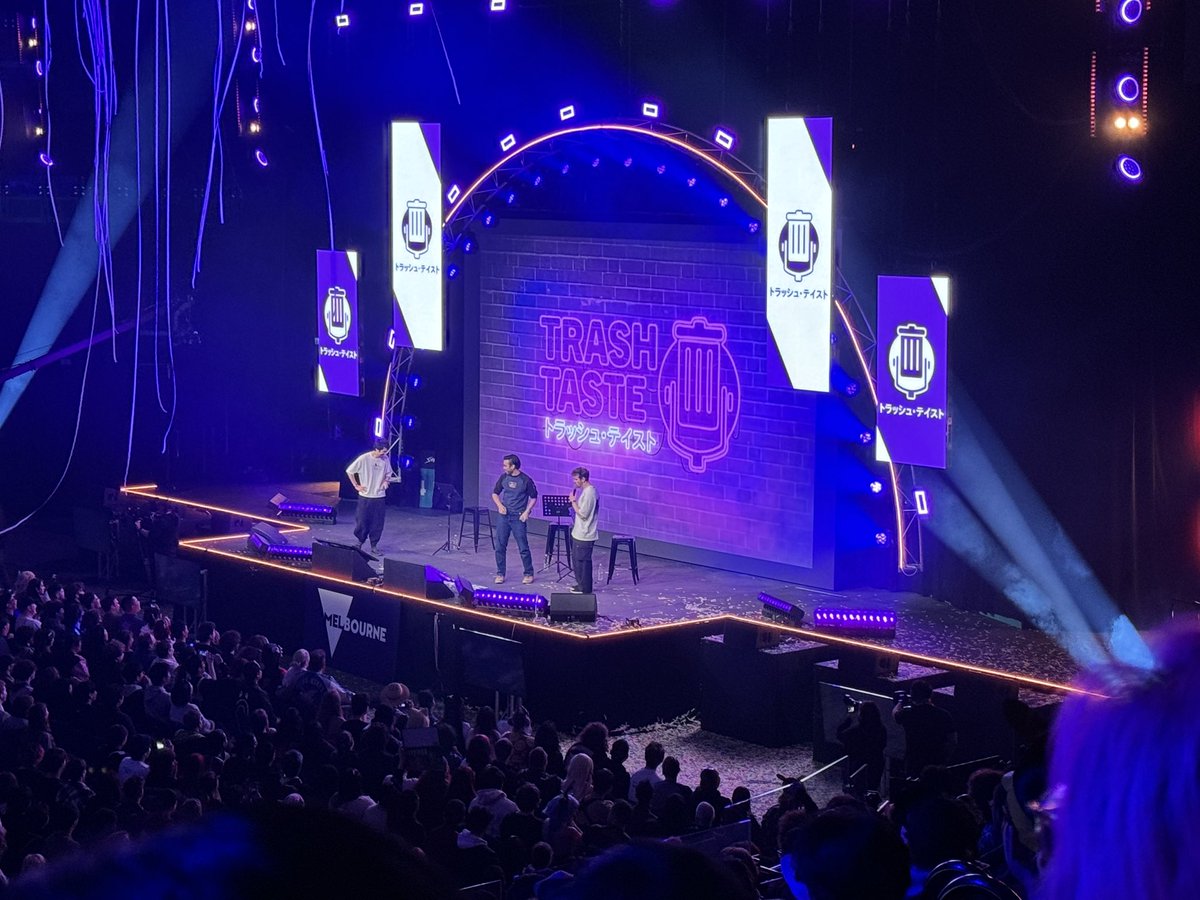 Successful day 1 of <a href="/DreamHackAU/">DreamHack Melbourne</a>!! Amazing getting to meet the CEO <a href="/djclancy999/">Daniel Clancy</a> and see <a href="/TrashTastePod/">Trash Taste</a> live ^-^