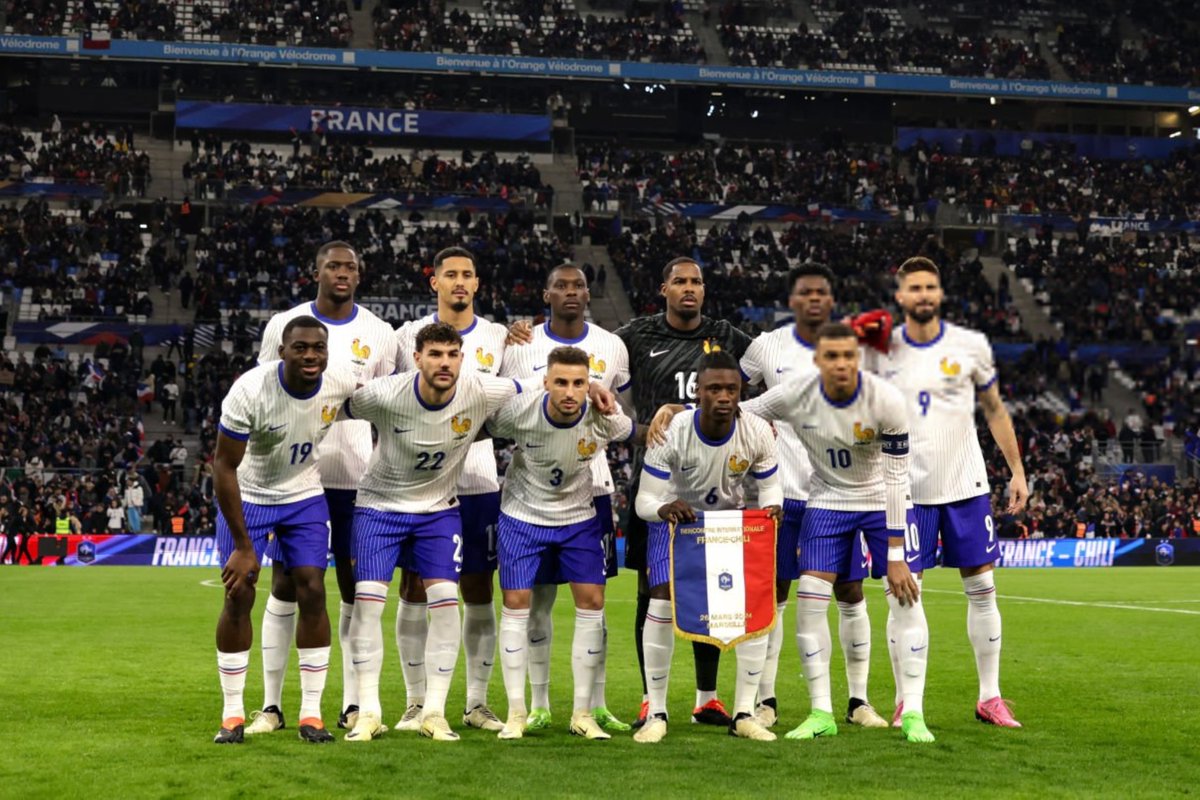 🔴 La FFF a ANNONCÉ ses STADES pour les MATCHS de l’Équipe de France en 2024-2025 : 🇨🇵🏟️

- Italie 🇮🇹 au Parc des Princes
- Belgique 🇧🇪 au Groupama Stadium
- Pays qui n’existe pas au Stade de France