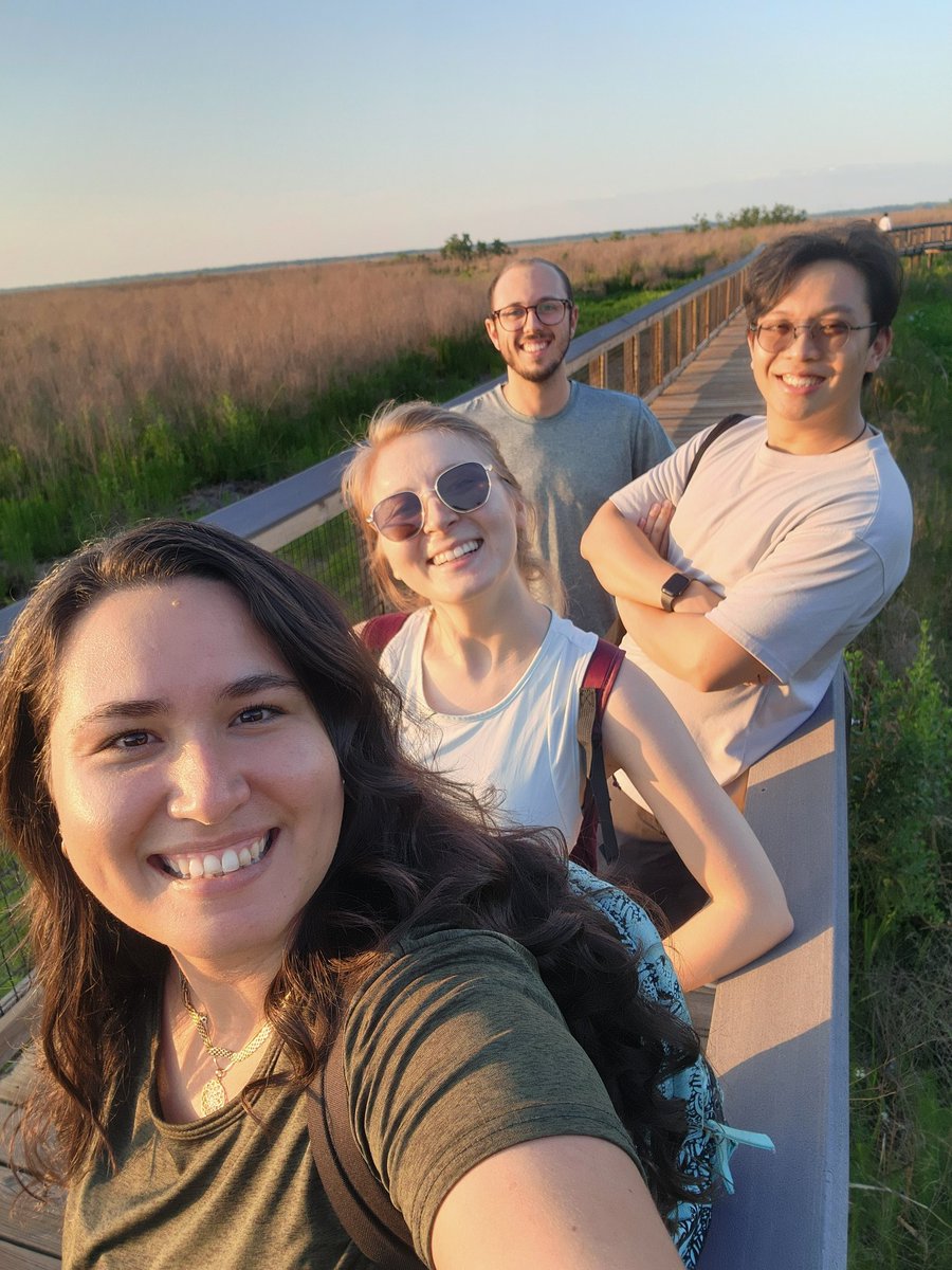 The @ScannLab bike group is back! It's a bitter sweet end of the semester so far. We're celebrating @chengsi_yi's first year at UF but also taking the time to hang out with @JeffreyKunath before he leaves us for his own grad school adventure 😢