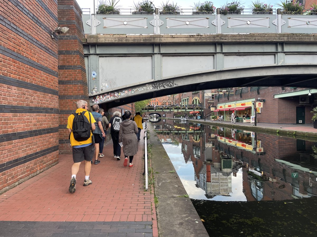 Explore Birmingham by foot or kayak this bank holiday weekend, with a tour with Roundhouse Birmingham. Learn about our fascinating building and Birmingham’s iconic canals on our brand new Cobbles and Canals package tour, exclusive to bank holidays. roundhousebirmingham.org.uk/product/packag…