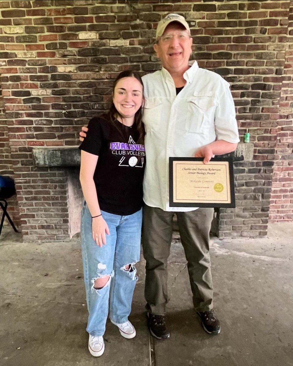 UEBiology's tweet photo. Awards were given to Lanae Canen (Freshman Award), Abbie Jahn (Sophomore Award), Anya Arora and Danielle Monroe (Junior Award), Makayla Gomperts (Senior Award)… https://t.co/paXPl3wvXY