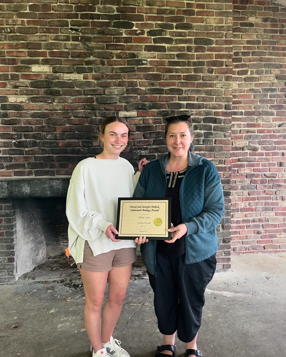 UEBiology's tweet photo. Awards were given to Lanae Canen (Freshman Award), Abbie Jahn (Sophomore Award), Anya Arora and Danielle Monroe (Junior Award), Makayla Gomperts (Senior Award)… https://t.co/paXPl3wvXY