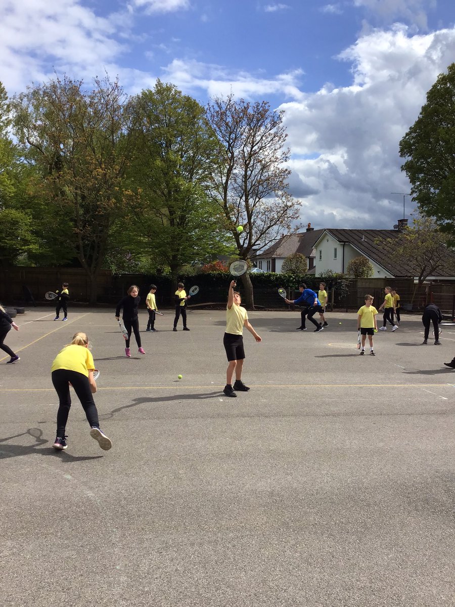 We had our first tennis lesson today in year 4, learning about the foundational skills we need in order to develop our skills further over the next few weeks.🎾👟🏓