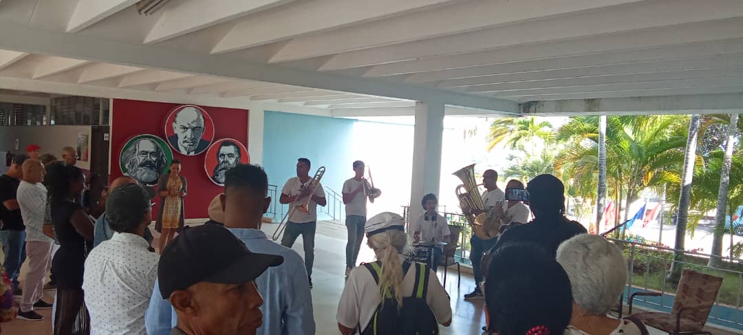 La agrupación Atenas Brass Ensemble siendo participe con su arte en la Asamblea X Congreso dela Uneac Comité Provincial de Matanzas. La cuál se celebra en el día de hoy.

#maspormatanzas #somavillamatanzas #somavillaoficial #MatancerosEnVictoria #MatanzasEnamora #Matanzas