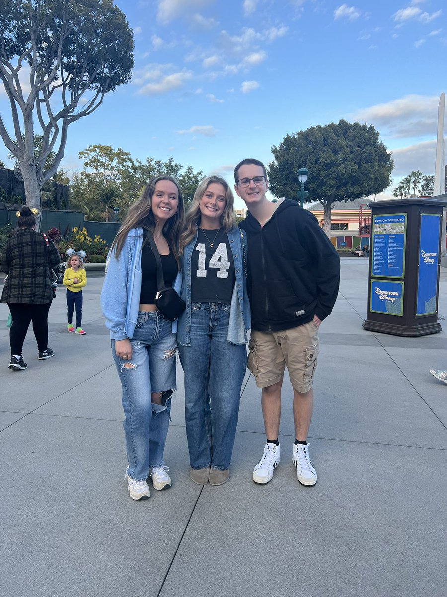 BVT DECA students enjoying the DECA day at Disneyland! 💛🐭💜<a href="/BVTHighSchool/">BVT</a> <a href="/mass_DECA/">Massachusetts DECA</a>
