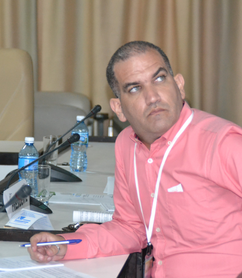 CIDEM_Cuba's tweet photo. En el #DiaMundialdelaPropiedadIntelectual reconocemos el trabajo de @PedroB_CIDEM, nuestro Representante ante la #OCPI, por su trabajo y constancia. @CIDEM_Cuba ha generado 19 objetos de invención con registros de patentes en Cuba y en 30 países. @Alejand42762862 @MaydaMauriBCF https://t.co/rbJ8gRstkU