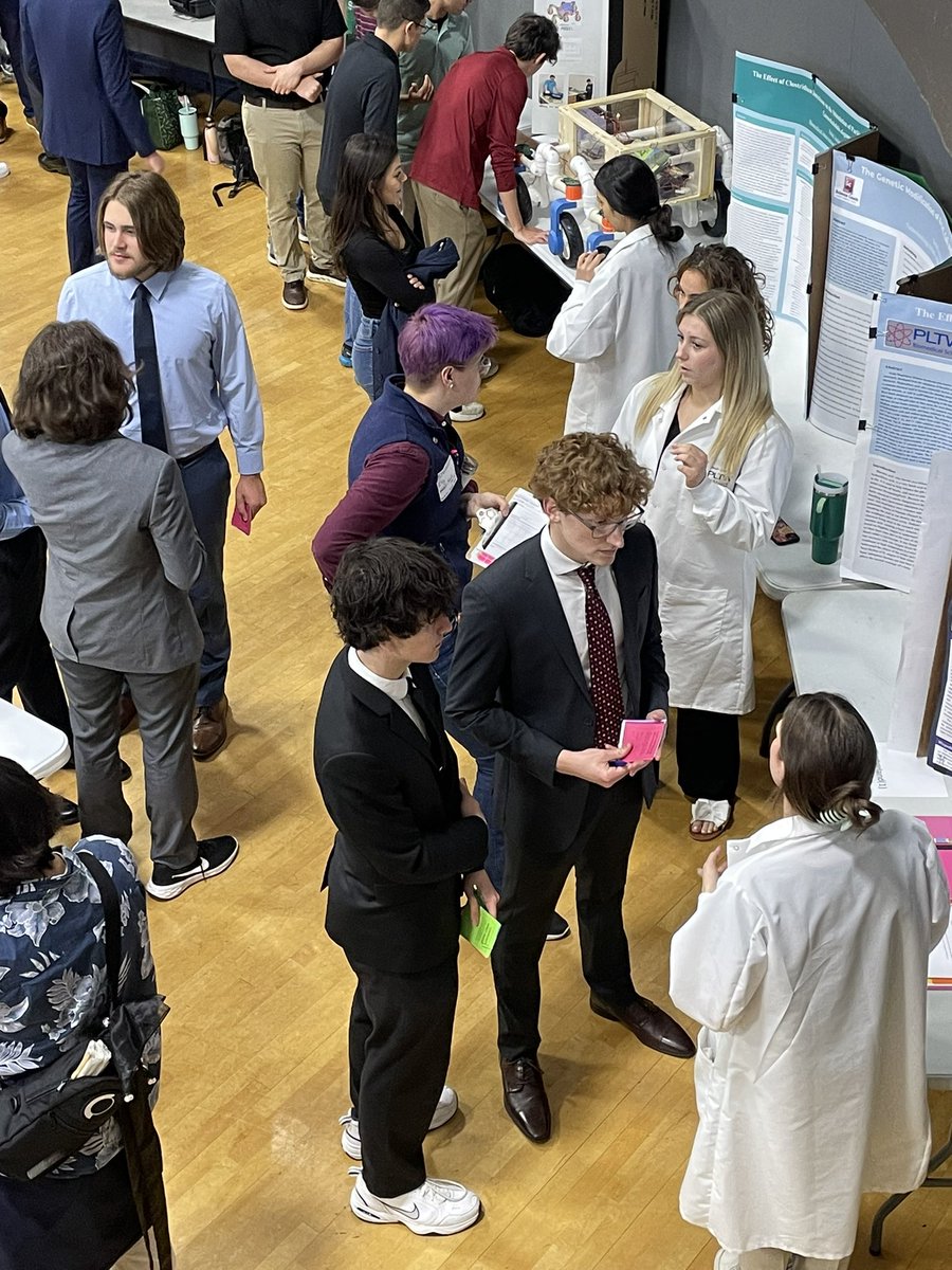 TimberlandHOSA's tweet photo. Timberland PLTW Biomedical Innovations students showcasing their research at this year’s Stem STL PLTW showcase!! 💙💚👩🏼‍🔬 https://t.co/fLt4P9KGge