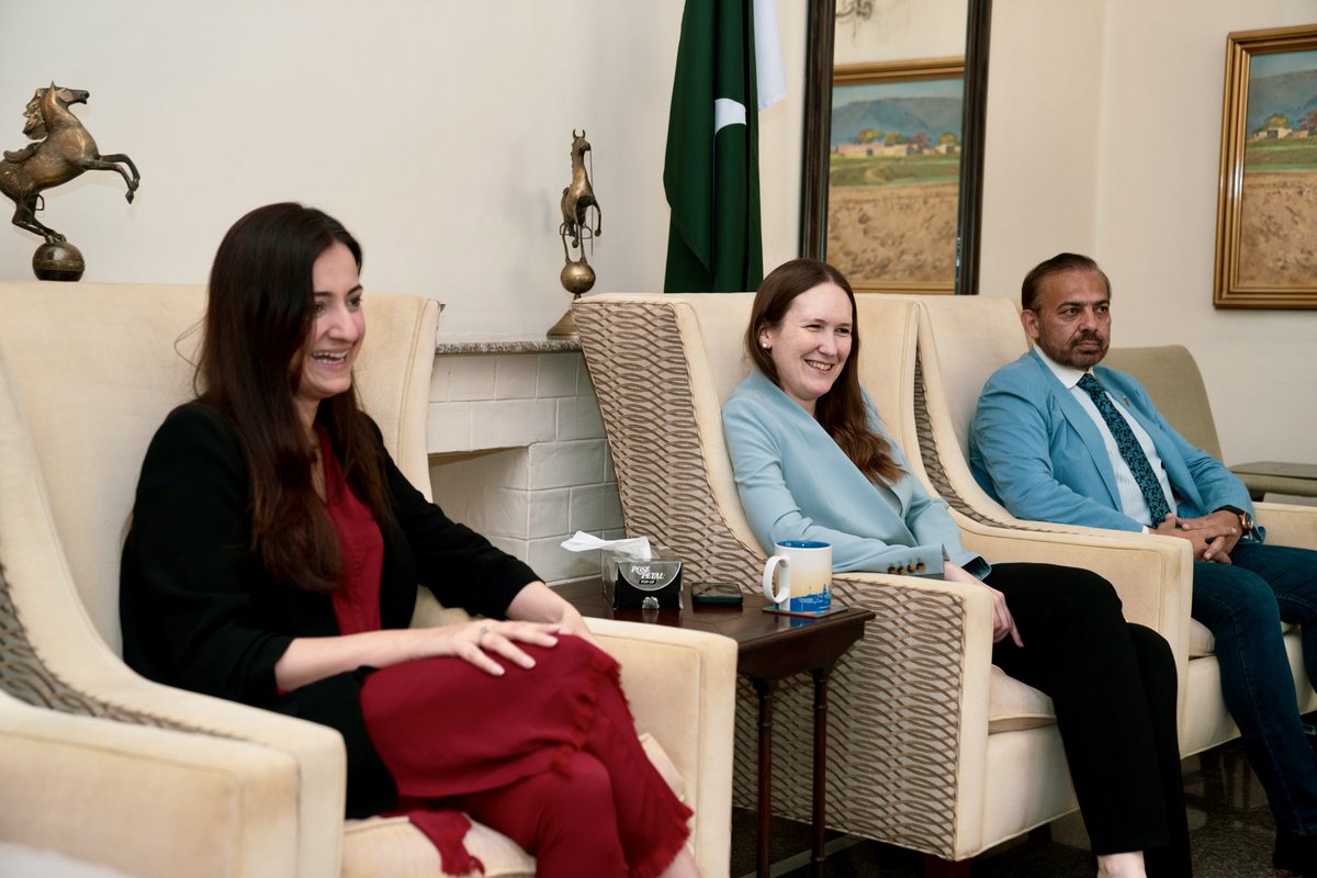 Economic cooperation is at the heart of our 🇺🇸🇵🇰partnership.     DCM Schofer & Consuls General based in Lahore, Karachi, and Peshawar met with American business representatives in Lahore.