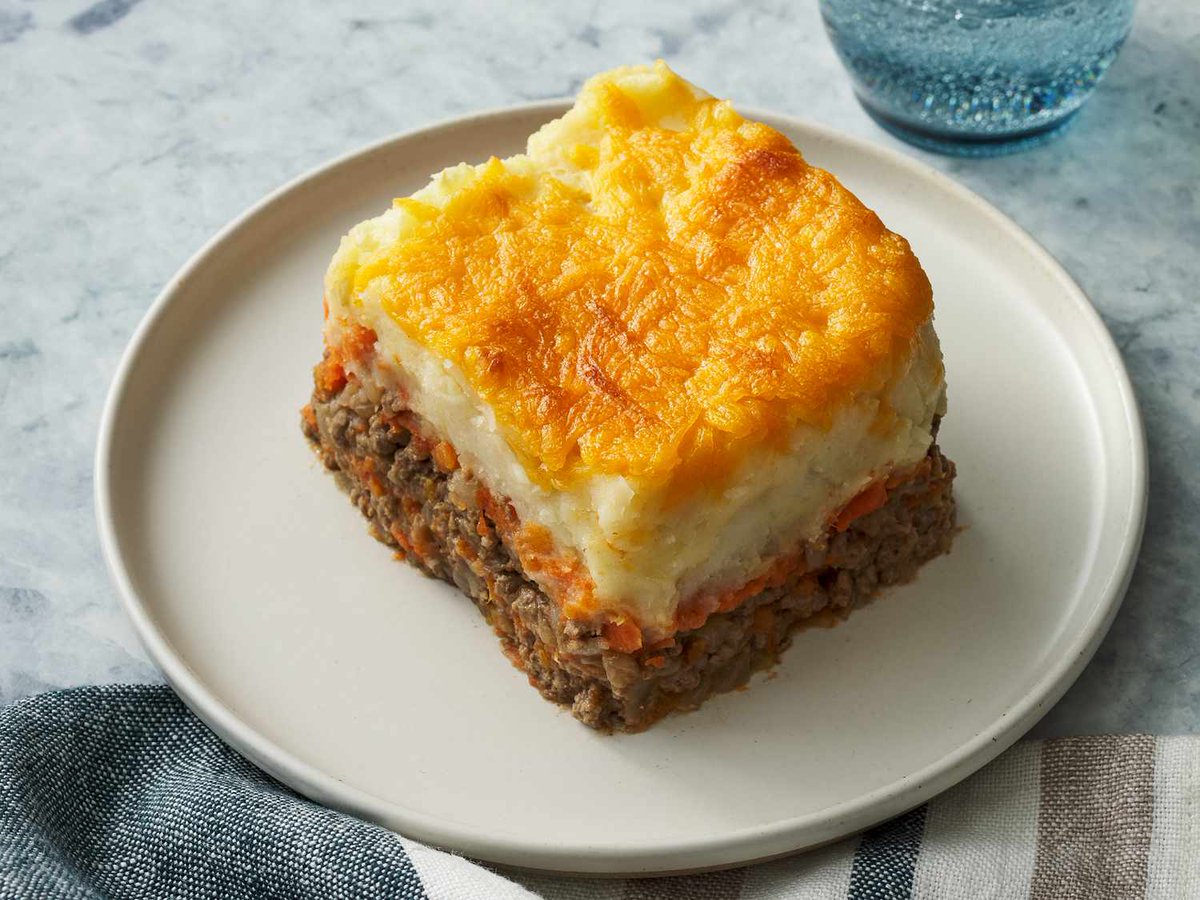 Shepherd's Pie is a British classic🇬🇧 are you a fan?