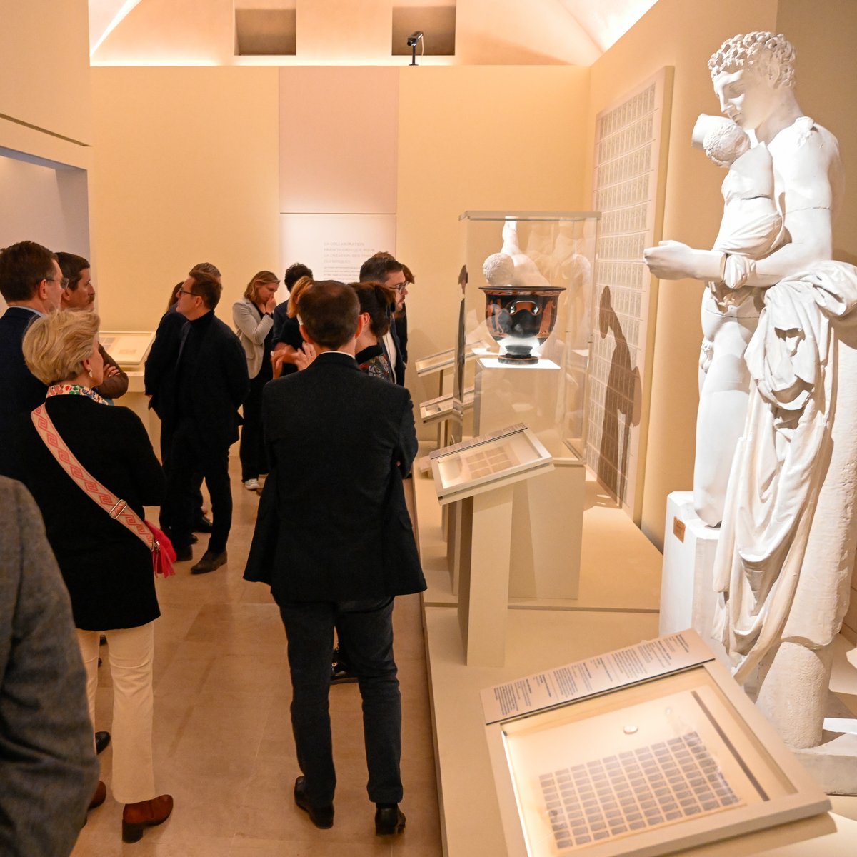 📍 L’exposition « L’Olympisme. Une invention moderne, un héritage antique", dont Natixis est mécène, a ouvert ses portes au <a href="/MuseeLouvre/">Musée du Louvre</a> ! Cette exposition fait écho à notre engagement dans le #sport et la #culture depuis plus de 15 ans ! <a href="/GroupeBPCE/">Groupe BPCE</a> <a href="/Paris2024/">Paris 2024</a> #mécénat