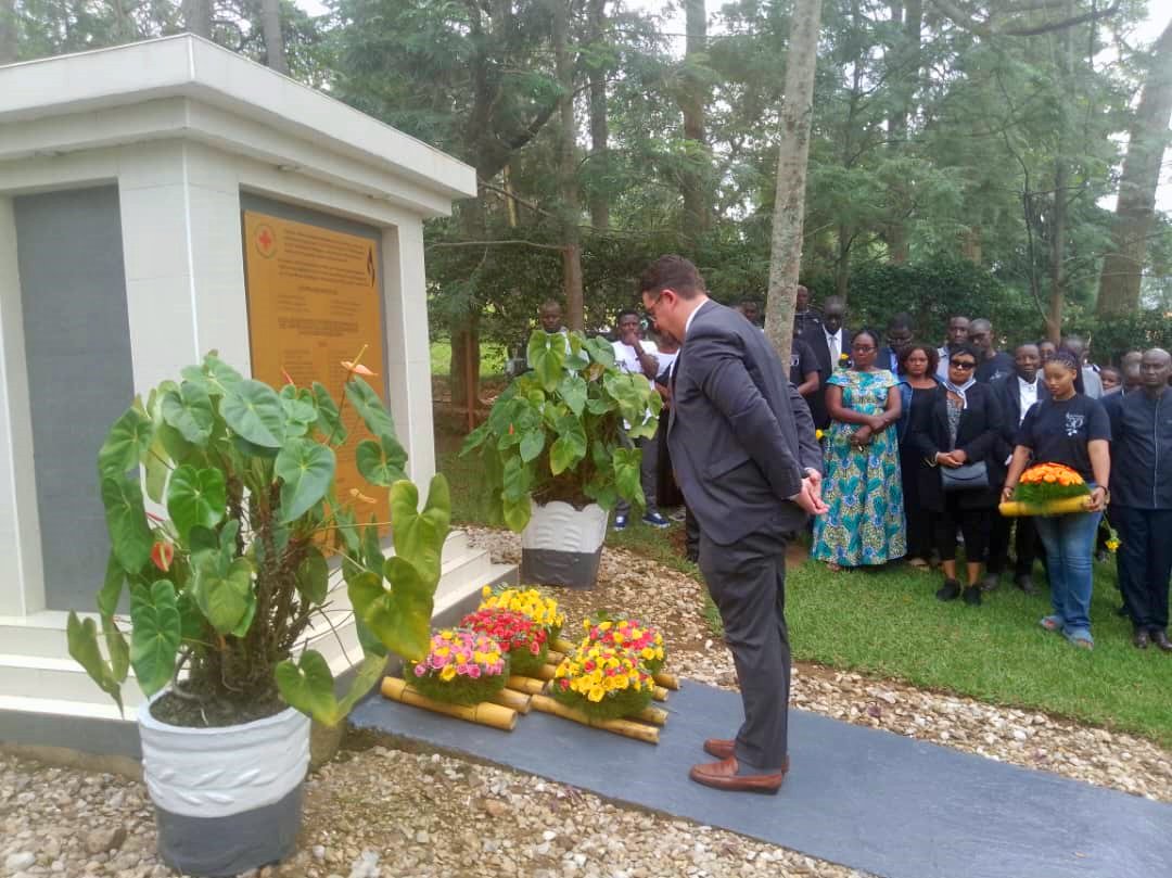 Today, @ICRC_rw joined @Rwandaredcross to commemorate for the 30th time the 1994 #Genocide against the Tutsi in #Rwanda. We stand for life and dignity of every human. We stand for what happened to never happen again. We stand with #Rwanda to #Remember #Unite & #Renew #Kwibuka30